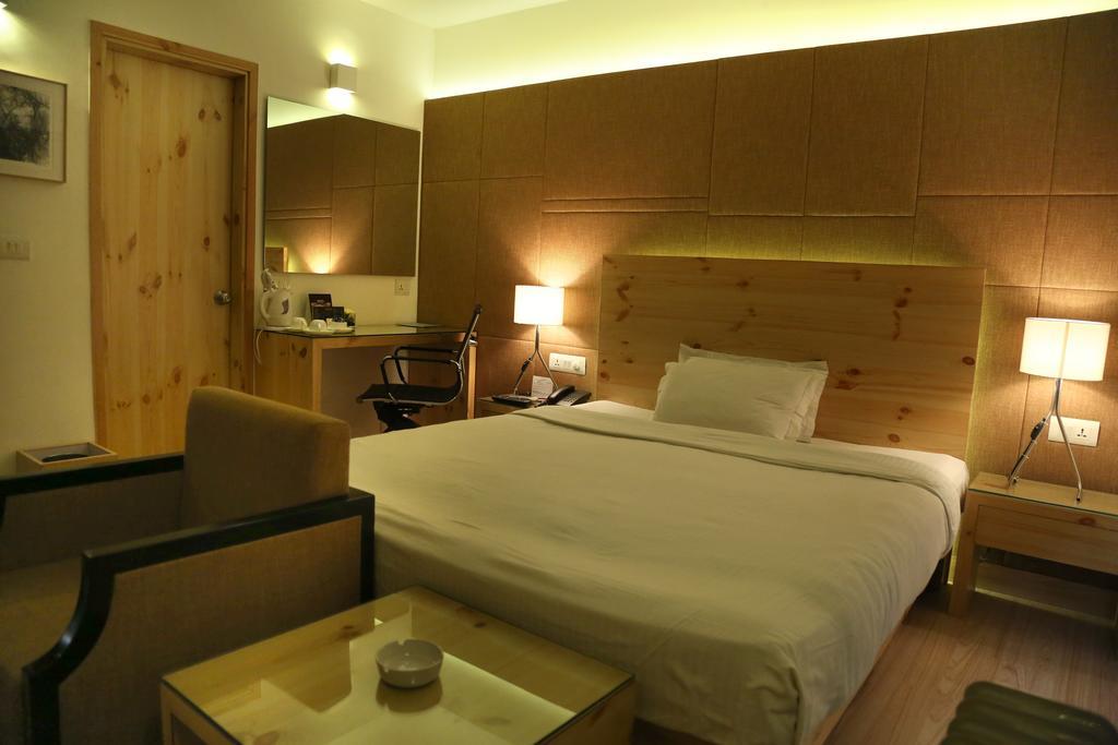 Hotel President دهرادون الغرفة الصورة